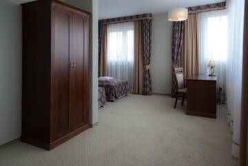 Фото номера Двухместный номер «Комфорт» с 2 отдельными кроватями Отель Hotel Imperial Residence г. Сандомир 5